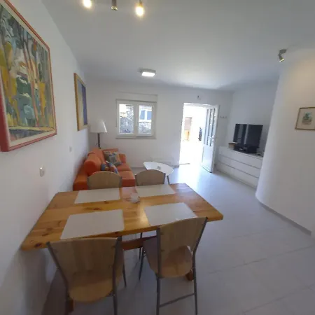 Ariela Apartment *